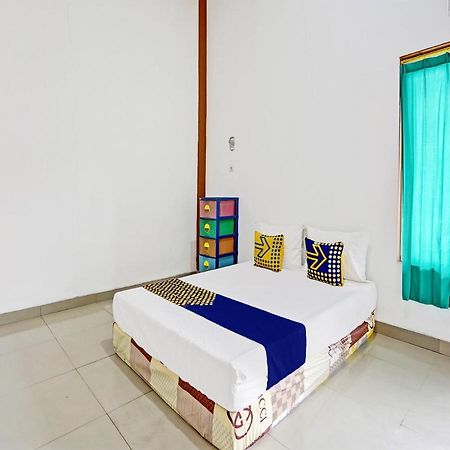 Oyo 92006 Kost Sejahtera Syariah Hotell Sidoarjo Exteriör bild