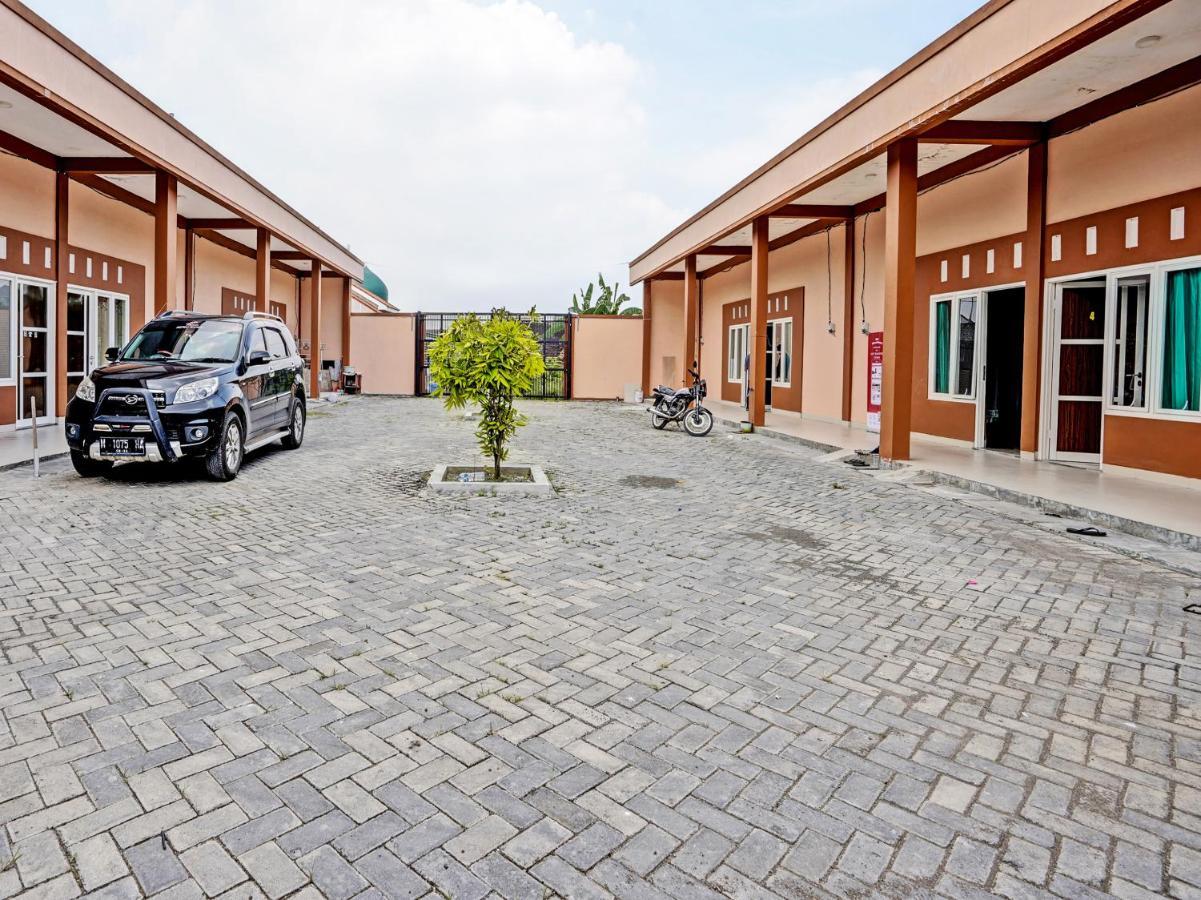 Oyo 92006 Kost Sejahtera Syariah Hotell Sidoarjo Exteriör bild