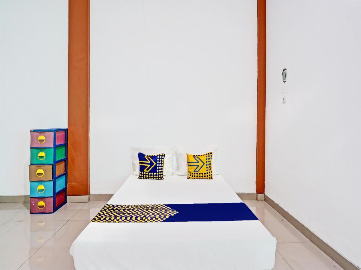 Oyo 92006 Kost Sejahtera Syariah Hotell Sidoarjo Exteriör bild