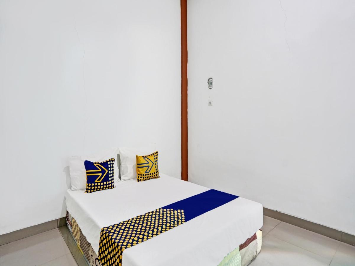 Oyo 92006 Kost Sejahtera Syariah Hotell Sidoarjo Exteriör bild