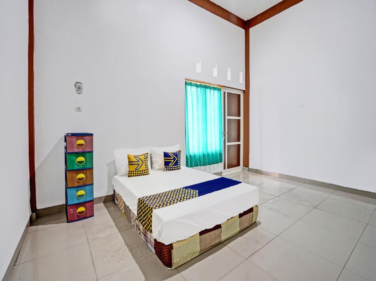 Oyo 92006 Kost Sejahtera Syariah Hotell Sidoarjo Exteriör bild