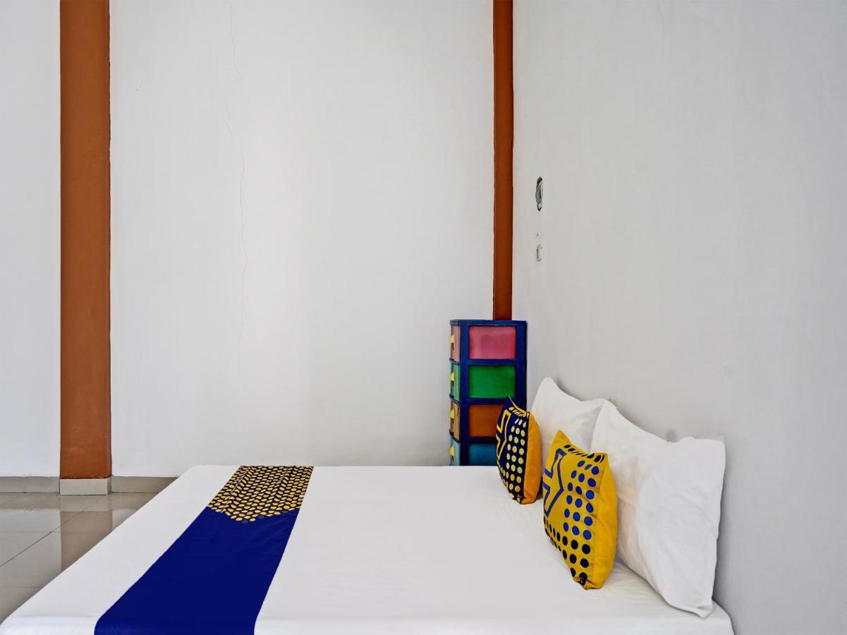 Oyo 92006 Kost Sejahtera Syariah Hotell Sidoarjo Exteriör bild