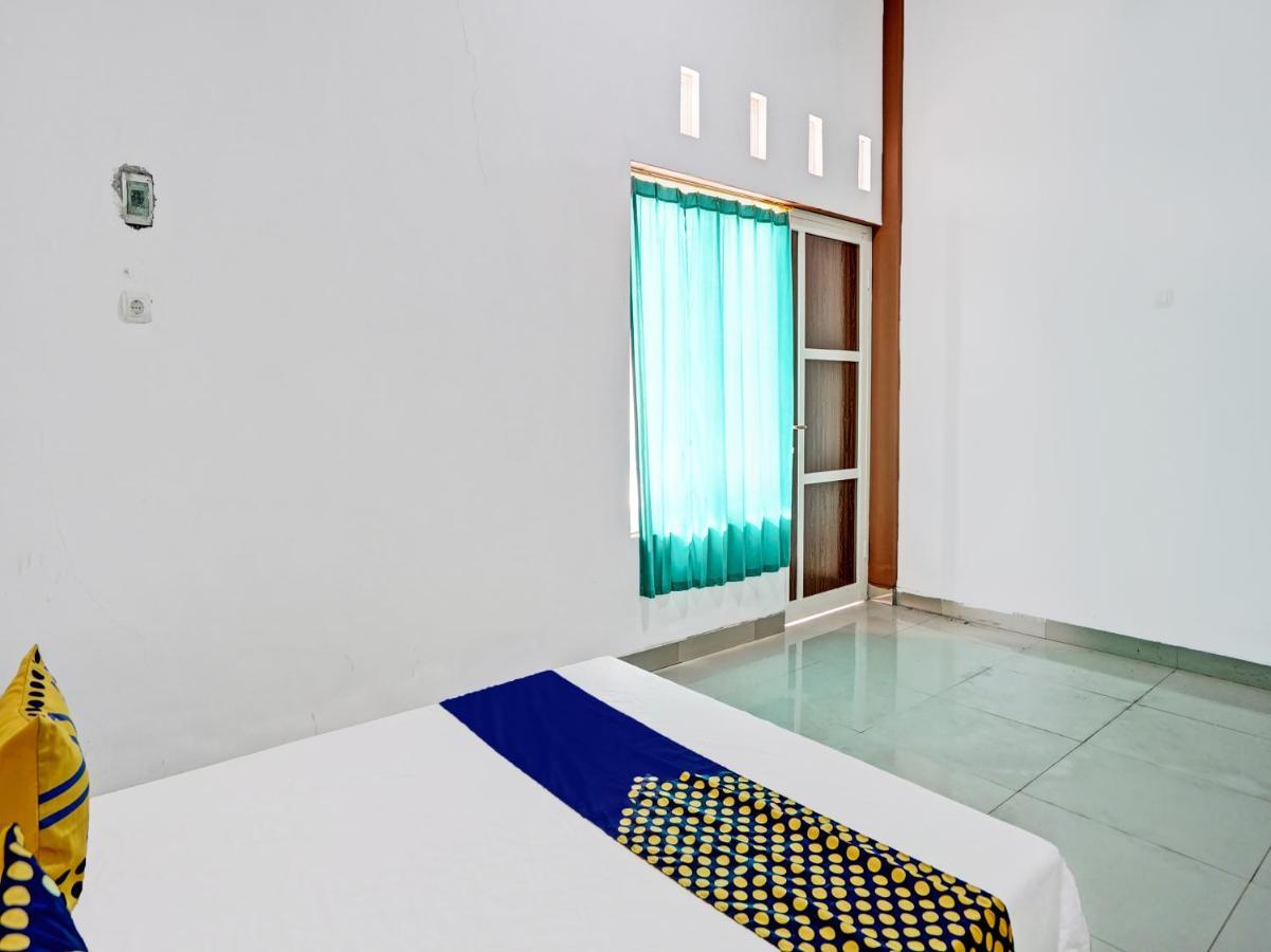 Oyo 92006 Kost Sejahtera Syariah Hotell Sidoarjo Exteriör bild
