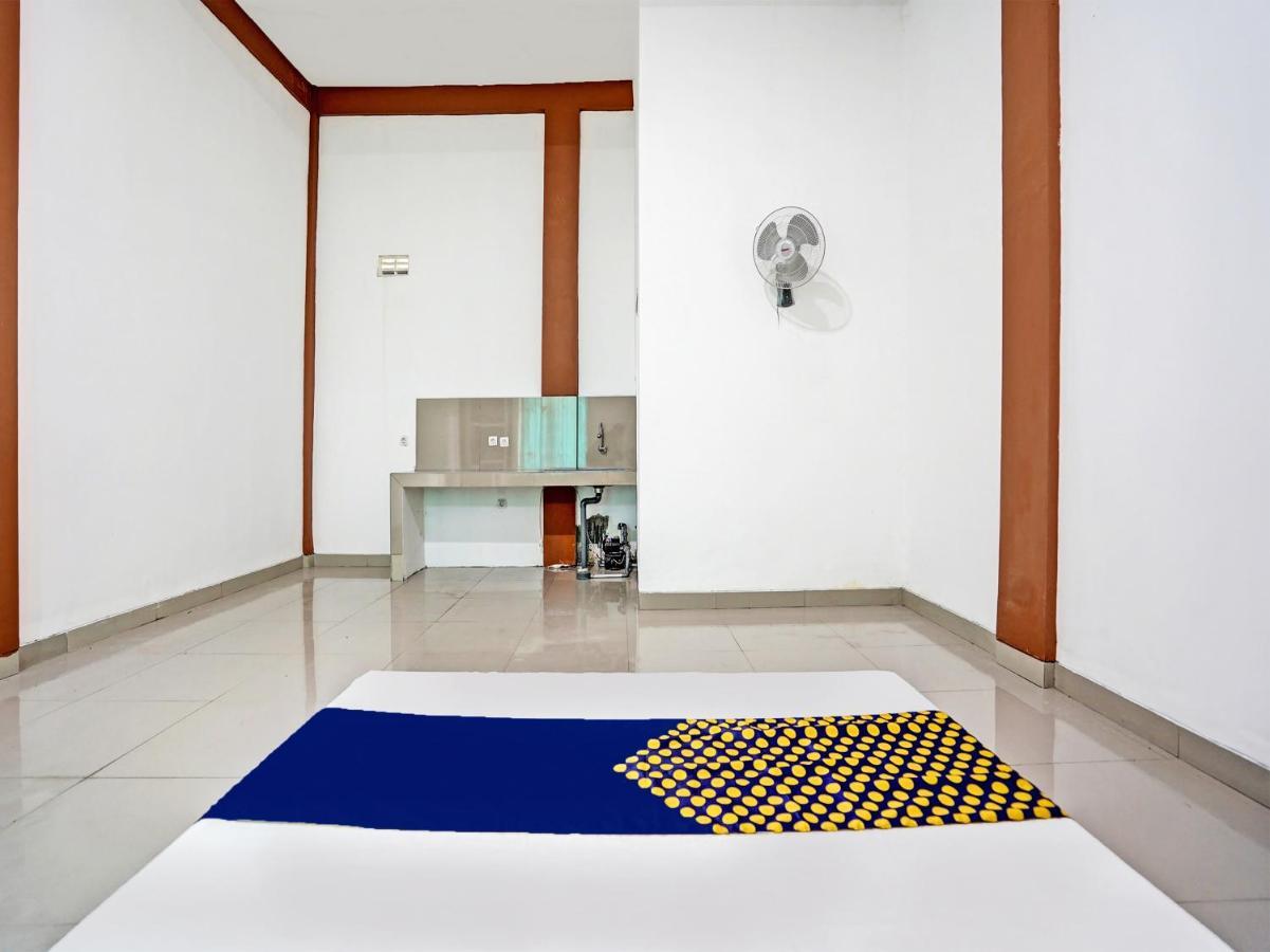 Oyo 92006 Kost Sejahtera Syariah Hotell Sidoarjo Exteriör bild