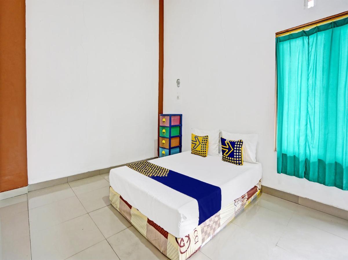 Oyo 92006 Kost Sejahtera Syariah Hotell Sidoarjo Exteriör bild